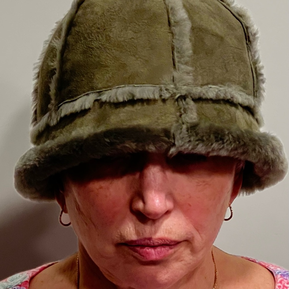 Stylish Olive Green natural Fur Hat - Picture 1 of 16